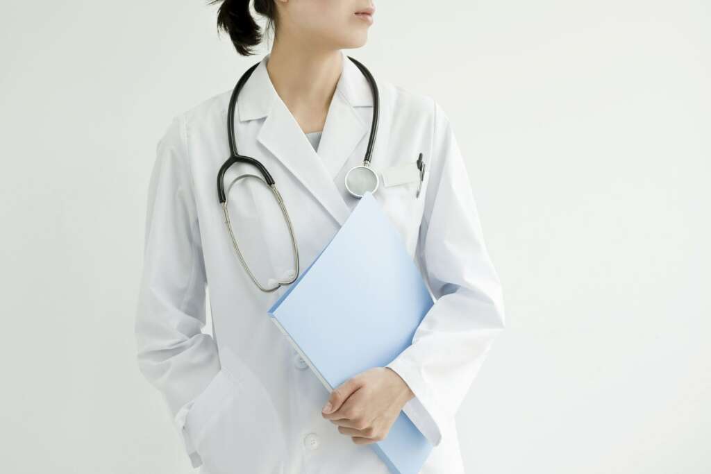 inspired-2014-12-female-doctor-white-coat-main